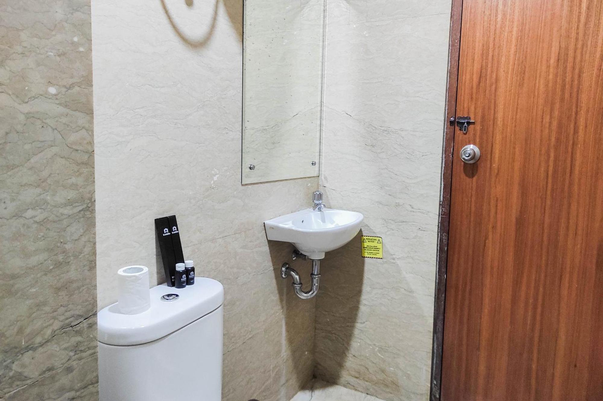 Luxurious And Comfy 2Br At Vida View Makassar Apartment By Travelio Pampang Buitenkant foto